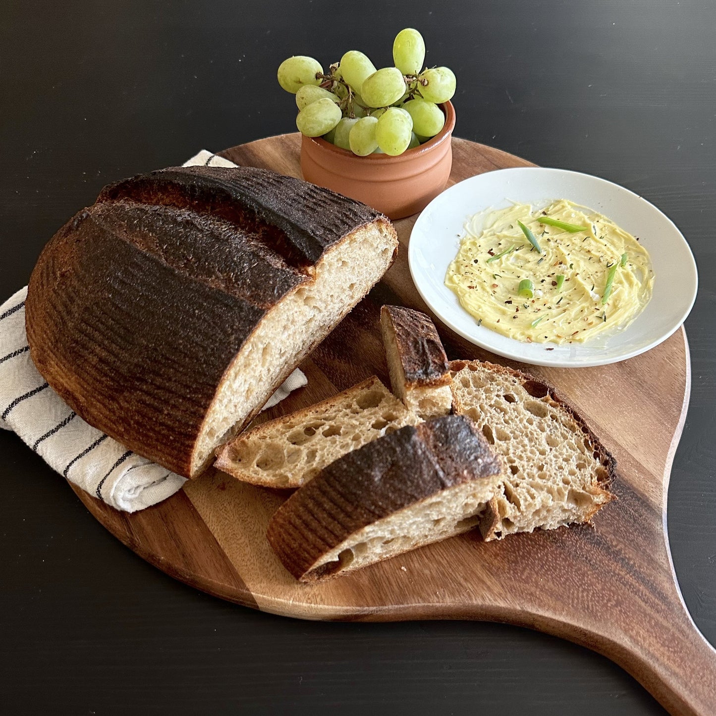 Round Cutting / Charcuterie Board