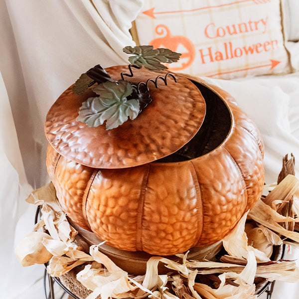 Indoor/Outdoor Metal Pumpkin with Lid