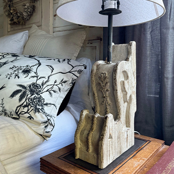Distressed Chunky Corbel Vintage Table Lamp