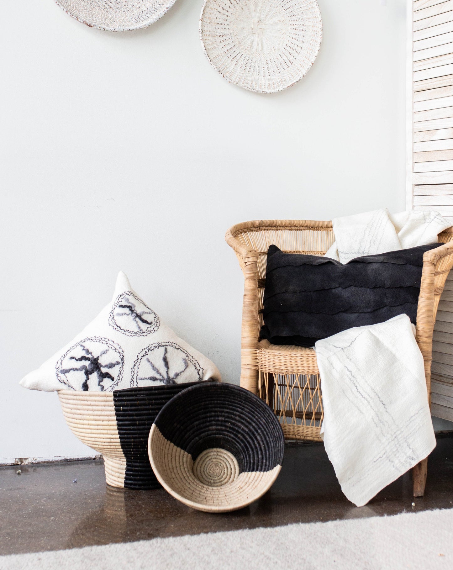 Pedestal Black and Natural Basket Bowl