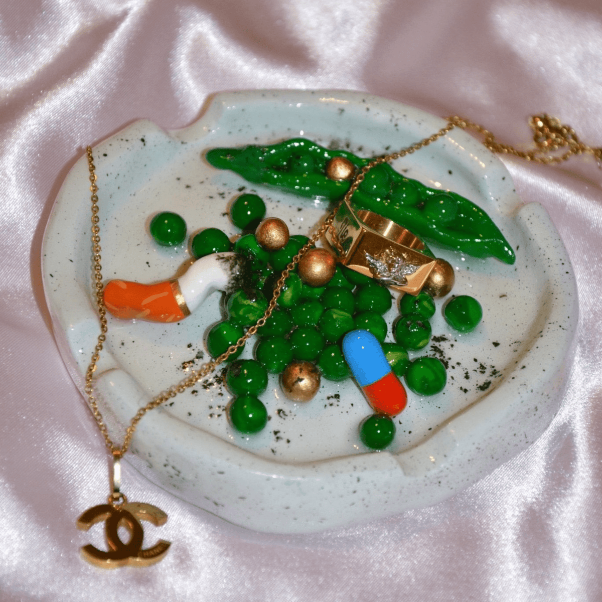GIRL DINNER ASHTRAY