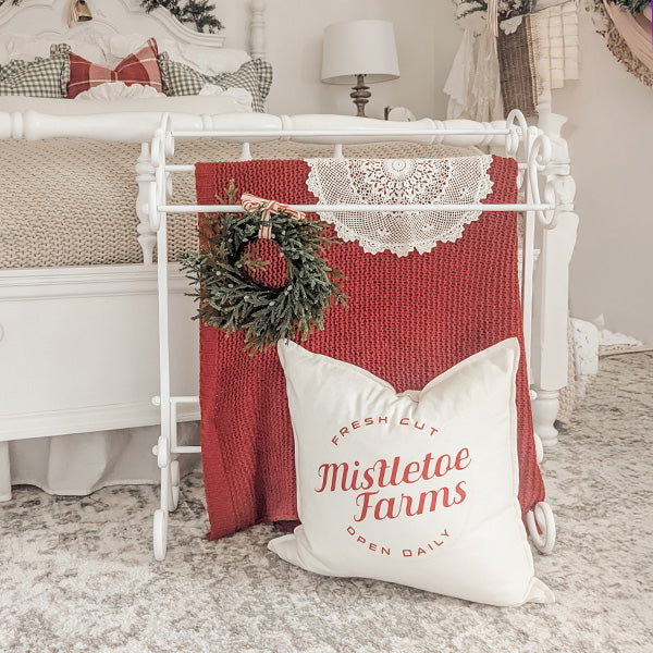 Freestanding Ornate Towel Stand