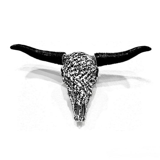 OVERSIZED SAVAGE GRAFFITI BULL SKULL