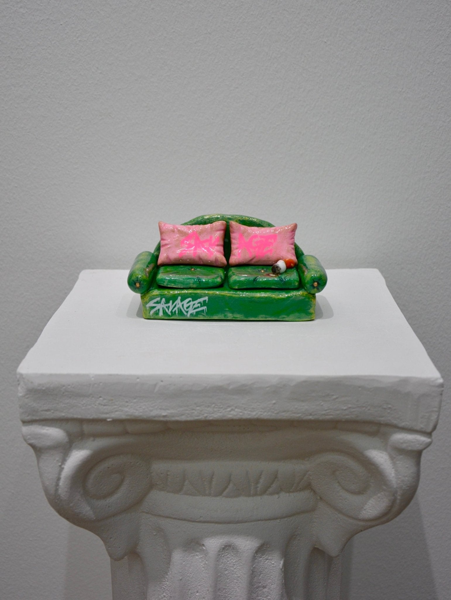 SAVAGE GRAFFITI COUCH
