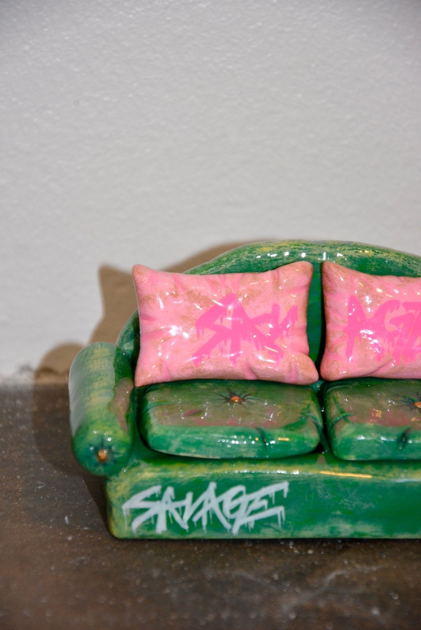SAVAGE GRAFFITI COUCH