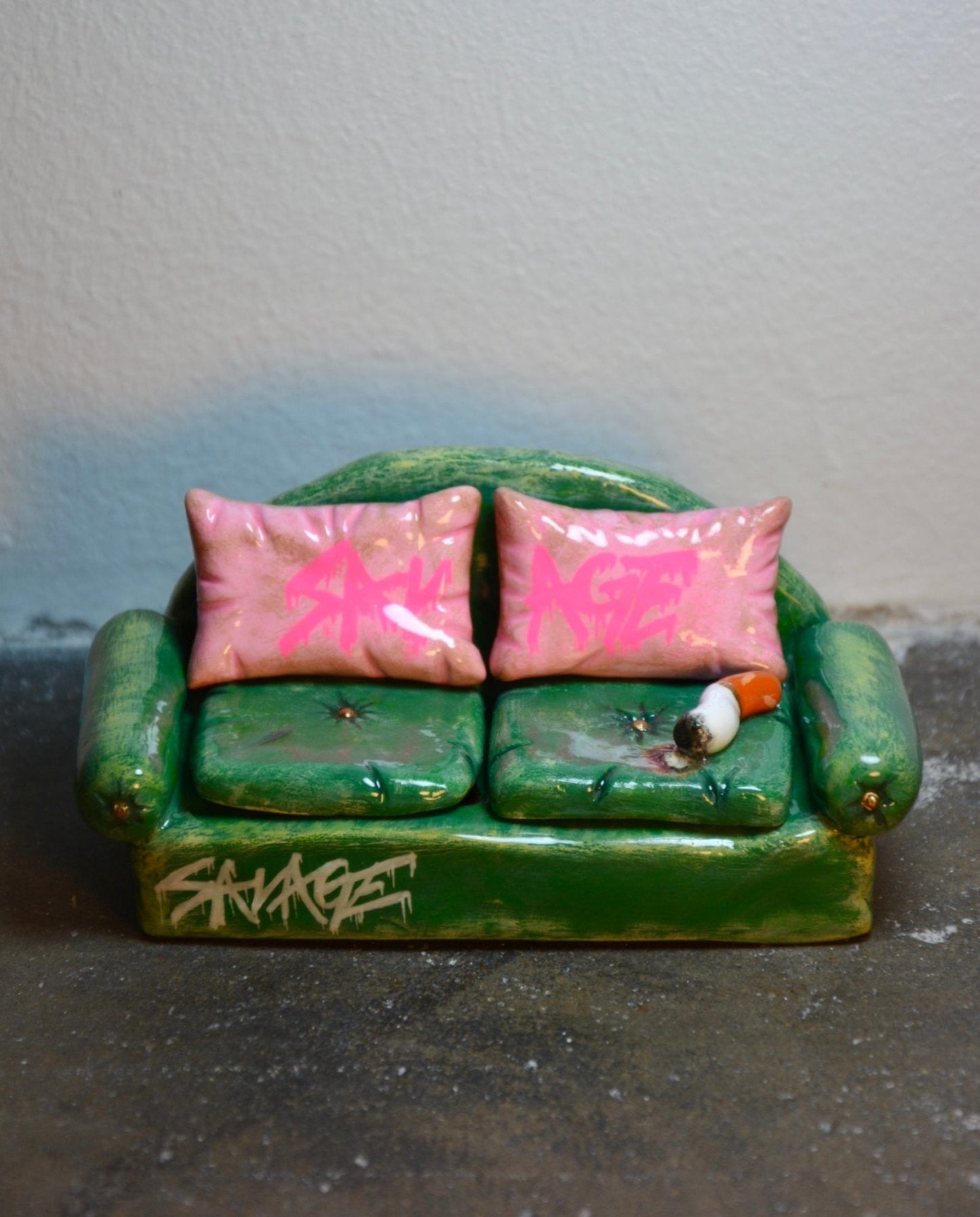 SAVAGE GRAFFITI COUCH