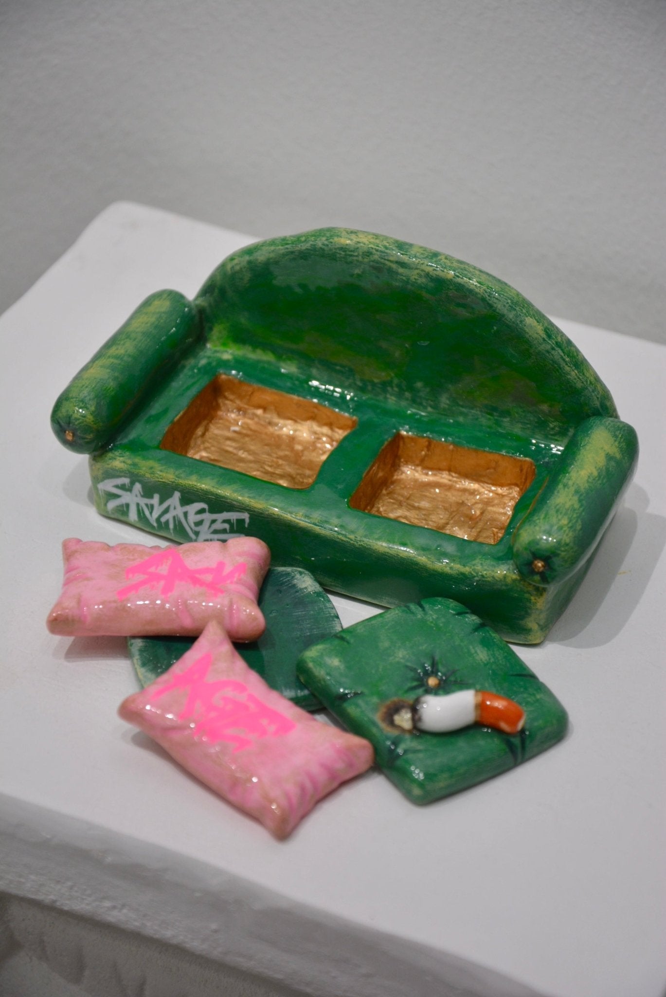 SAVAGE GRAFFITI COUCH