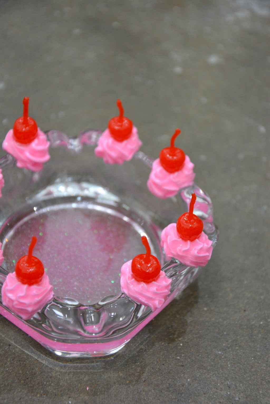 WILD CHERRY ICING ASHTRAY